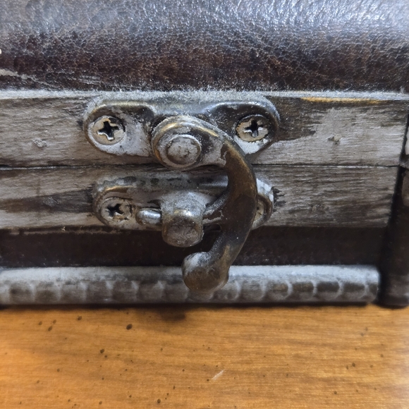 Vintage-Style Brown and Gray Treasure Chest - Picture 2 of 10